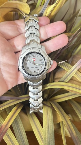 Vintage swiss army quartz