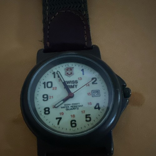 Swiss army quartz 300m white - quartz,