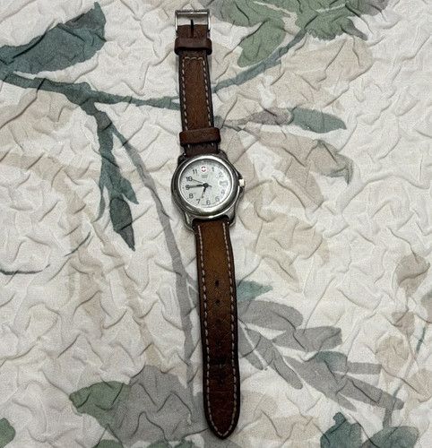 Swiss army quartz analog - quartz, date